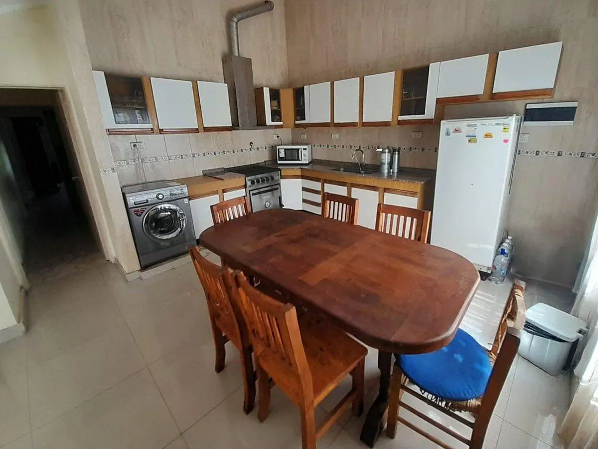 SE VENDE CASA ZONA 3 ROTONDA 4