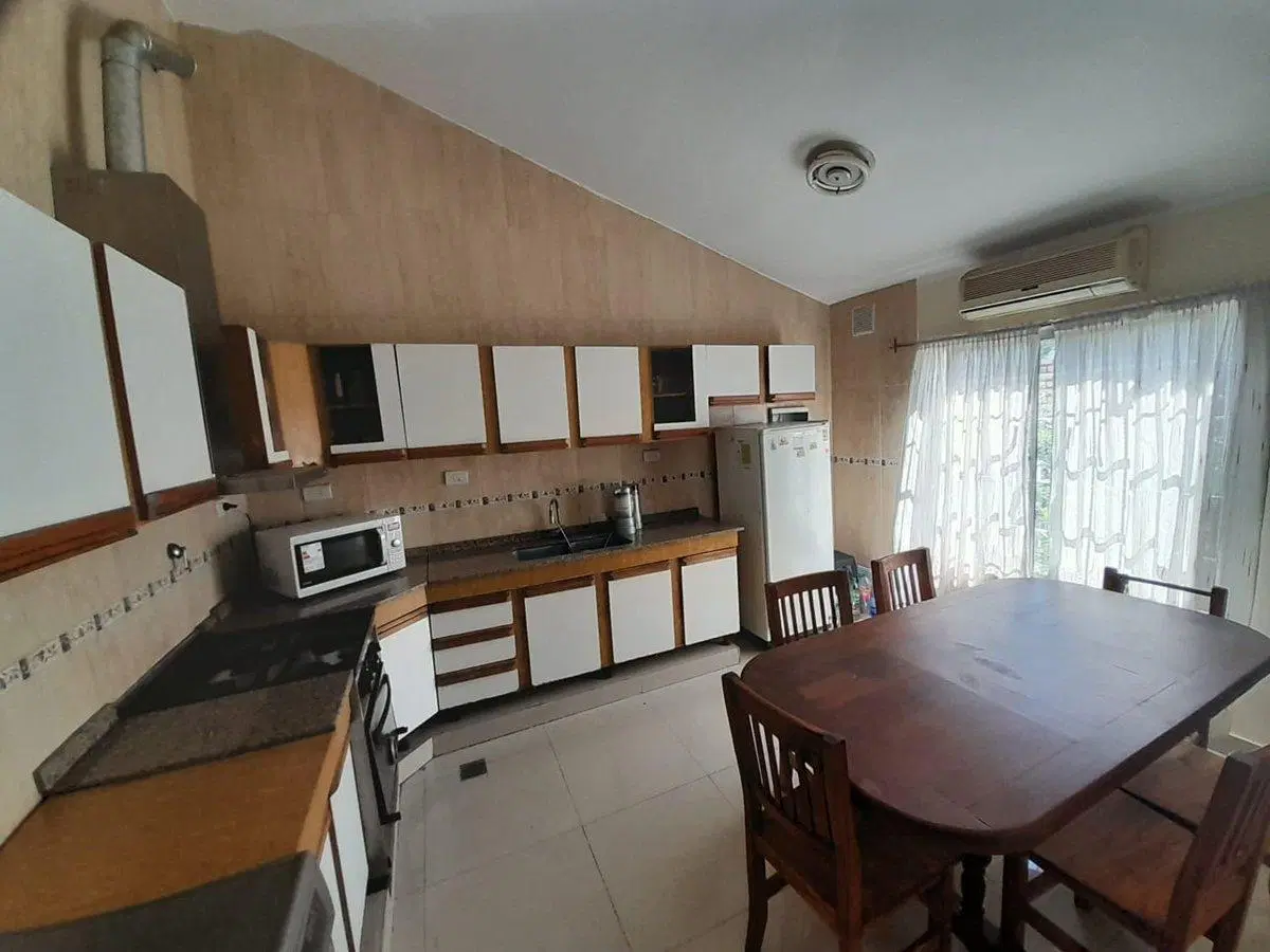 SE VENDE CASA ZONA 3 ROTONDA 5