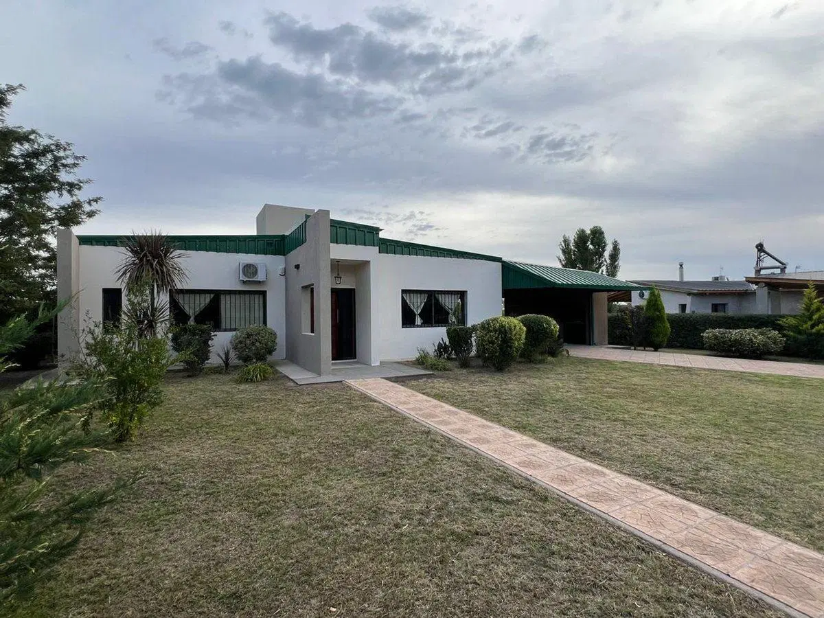 SE VENDE CASA EN BARRIO ALTO LOS PUQUIOS 2