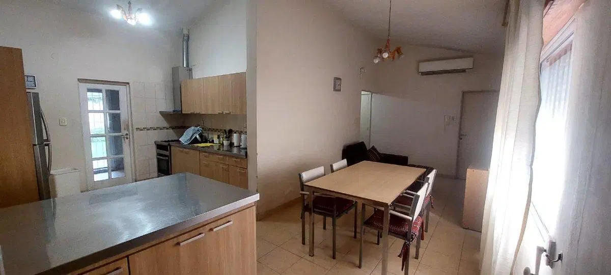 ALQUILER CASA CENTRICA GRANDE CON DEPTO 4