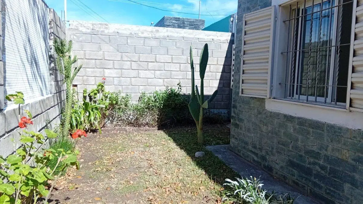 VENDO CASA DE  3 AMBIENTES - VILLA MERCEDES 2