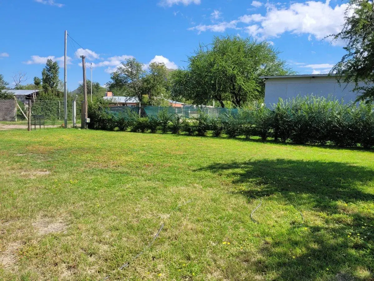 VENDE TERRENO 1200M2 CON MONOAMBIENTE Y PILETA 4