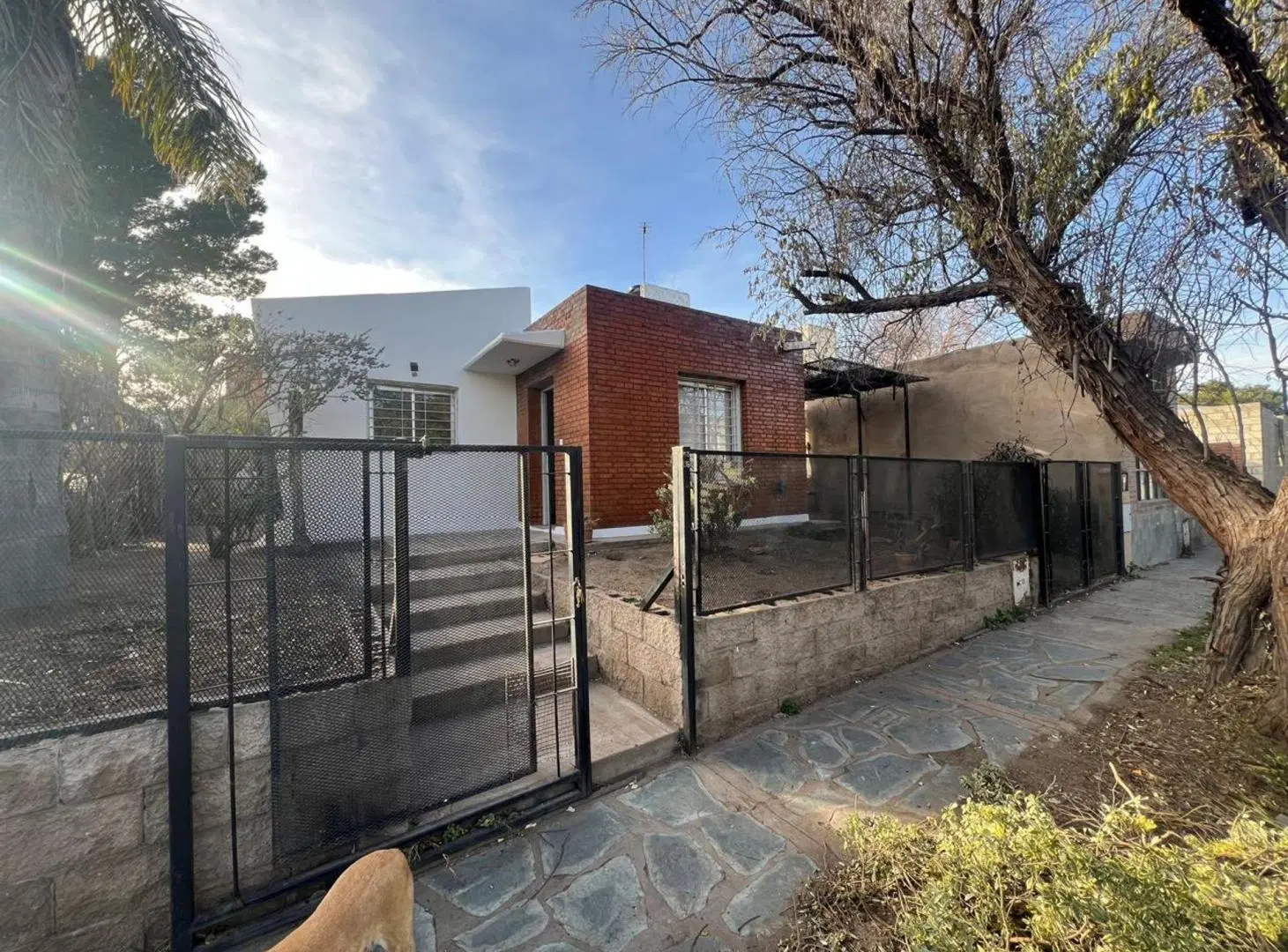 VENTA DE CASA EN BARRIO LOS LAPACHOS LA PUNTA 5