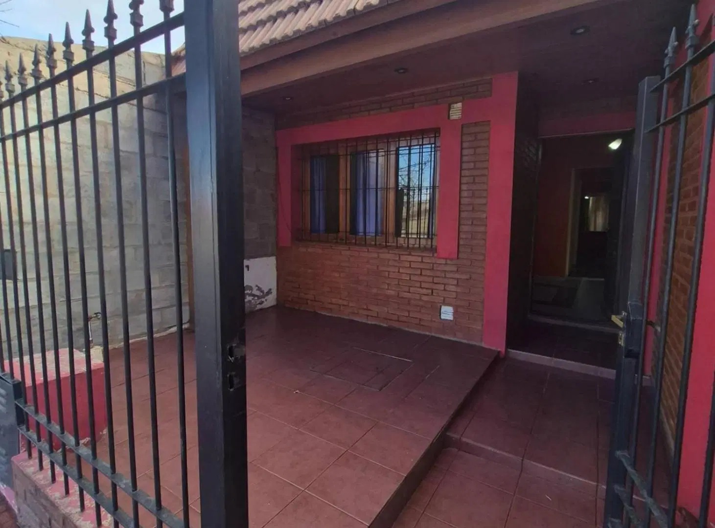 Casa en Barrio Puertas del Sol - Frente a escuela 3