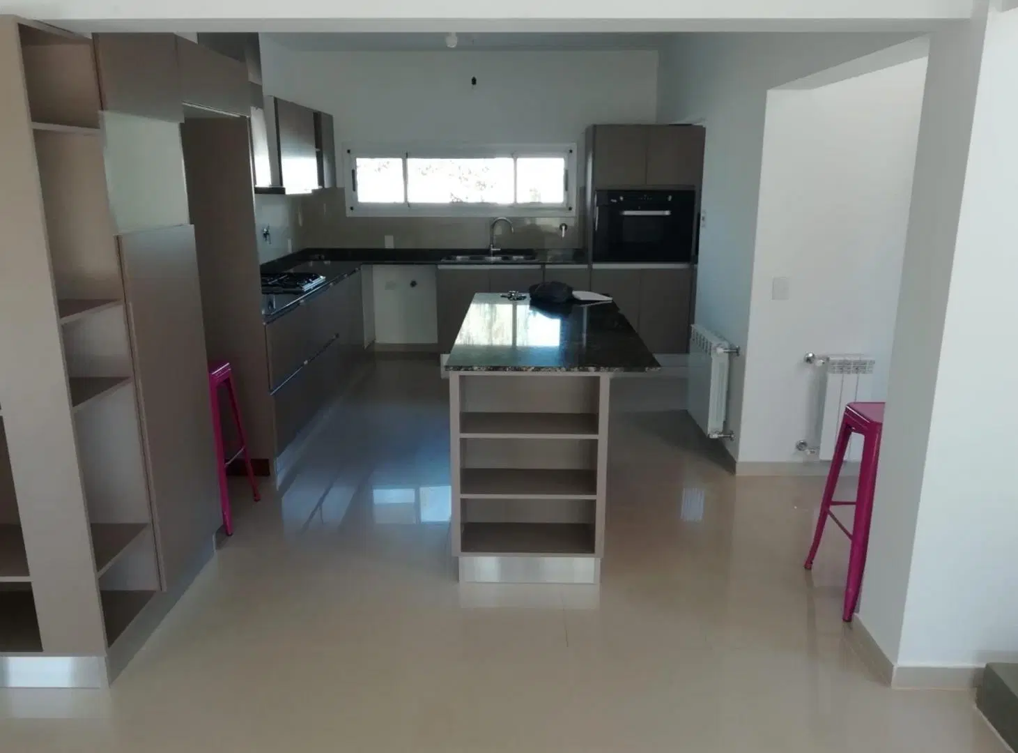 VENTA DE CASA DE NIVEL ZONA RESIDENCIAL EXCLUSIVA 4