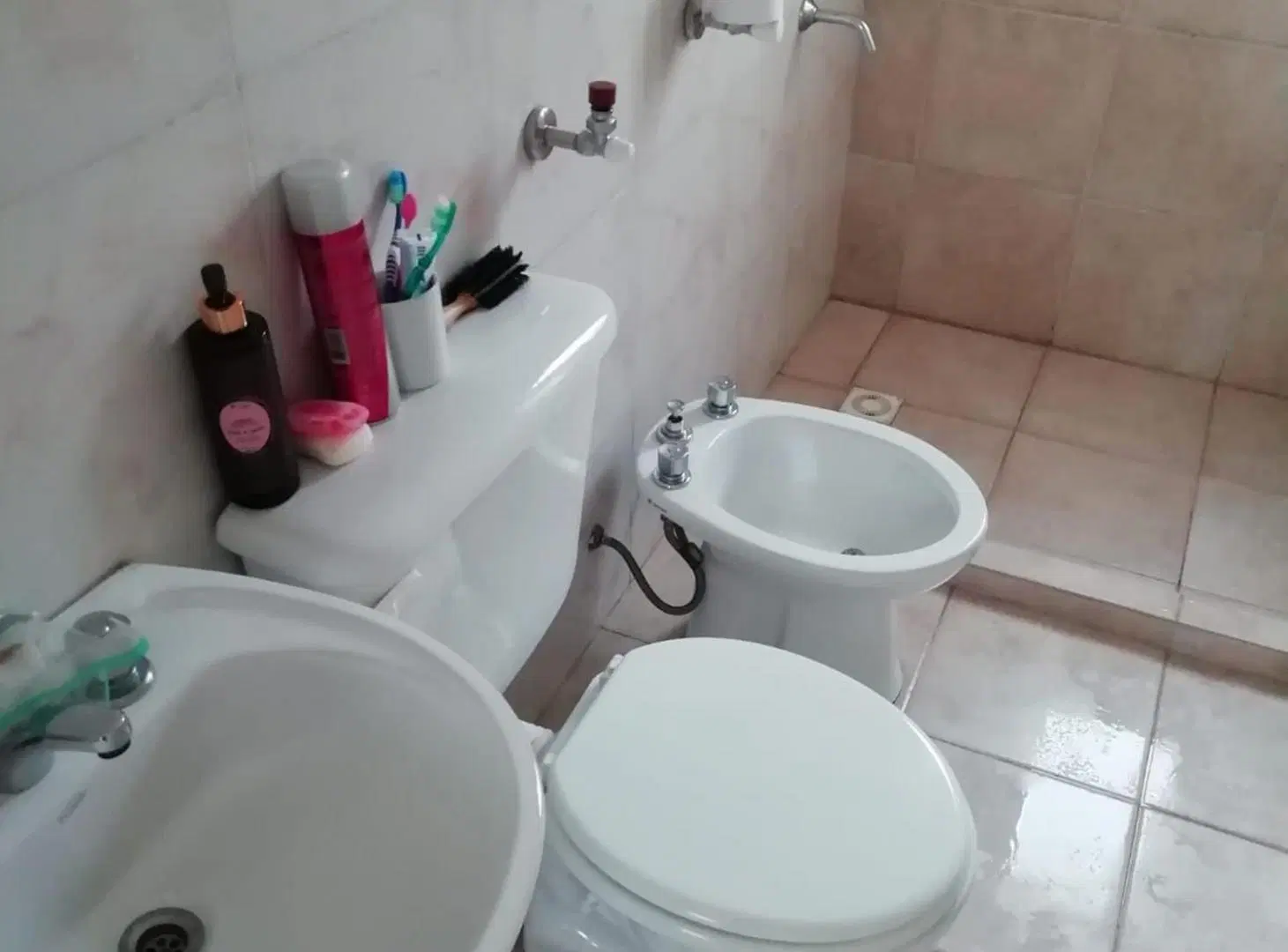 VENTA DE CASA DE NIVEL ZONA RESIDENCIAL EXCLUSIVA 8