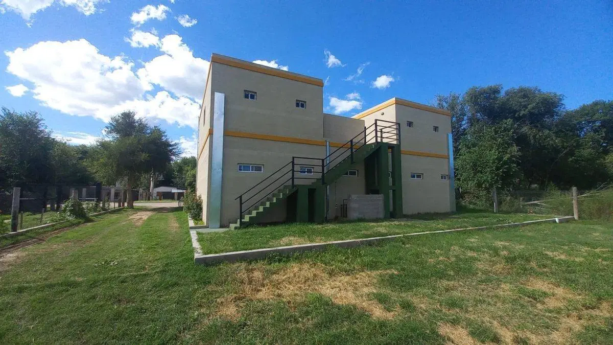 VENDE LOCALES + DPTOS ZONA JUANA KOS.- SAN LUIS 3