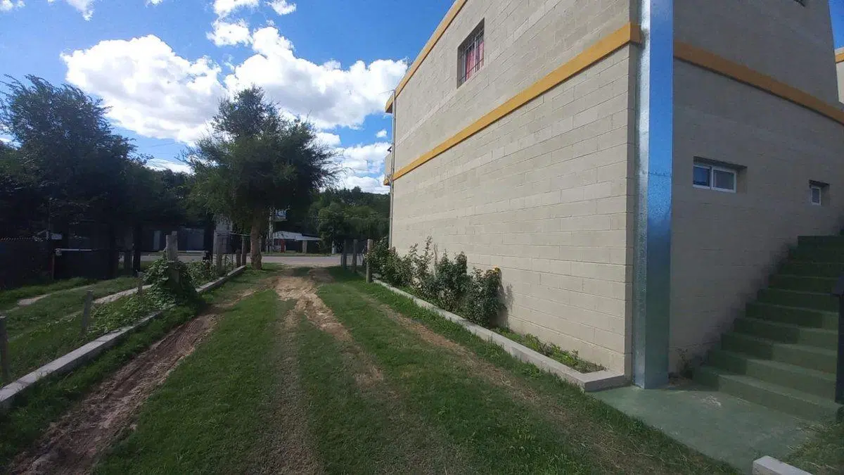 VENDE LOCALES + DPTOS ZONA JUANA KOS.- SAN LUIS 5