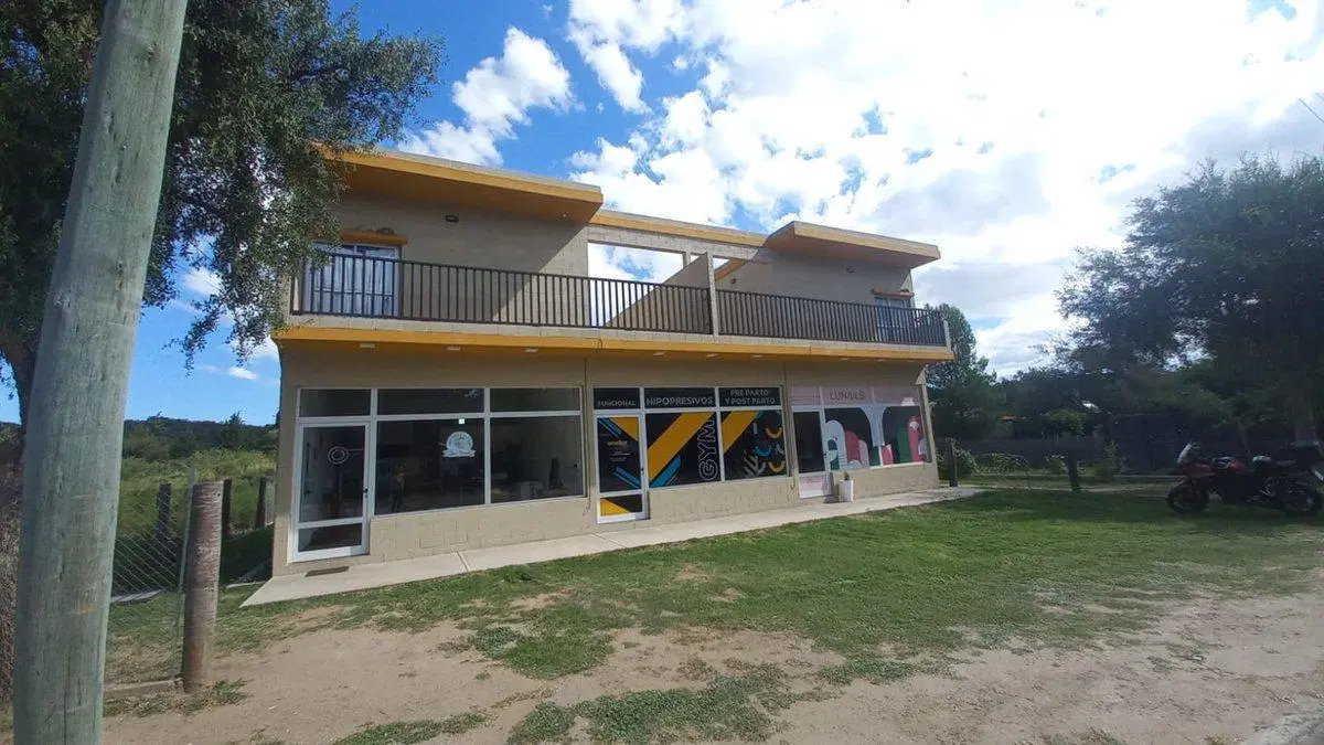 VENDE LOCALES + DPTOS ZONA JUANA KOS.- SAN LUIS 4