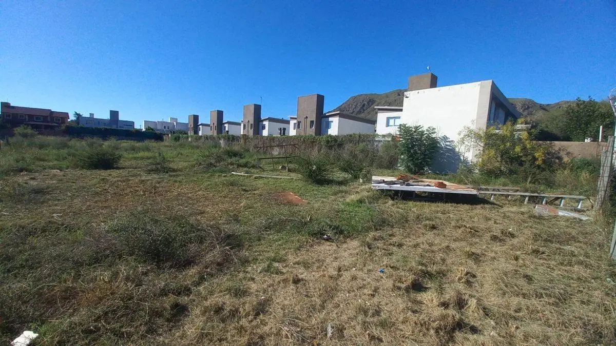 VENDE TERRENO EXCELENTE UBICACION SAN LUIS 7