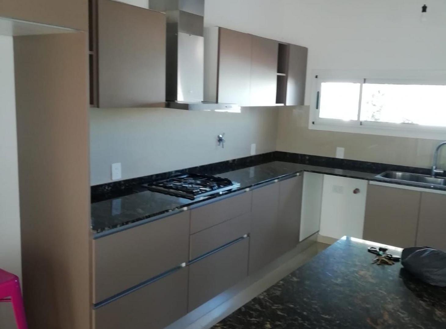 Foto de VENTA DE CASA DE NIVEL ZONA RESIDENCIAL EXCLUSIVA, imagen 1