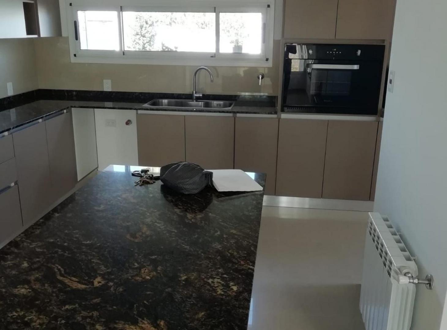 Foto de VENTA DE CASA DE NIVEL ZONA RESIDENCIAL EXCLUSIVA, imagen 4