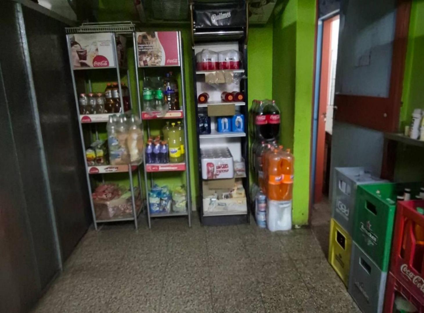 Foto de Amplia Vivienda con Gran Salón Comercial San Luis, imagen 1