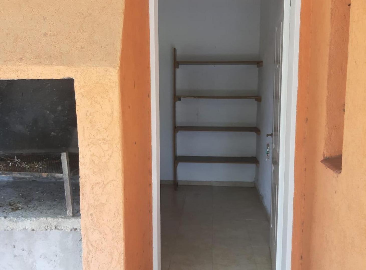 Foto de VENTA EN JUANA KOSLAY 2 CASAS EN AMPLIO TERRENO, imagen 3