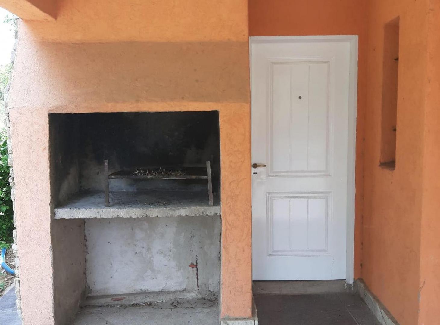 Foto de VENTA EN JUANA KOSLAY 2 CASAS EN AMPLIO TERRENO, imagen 5