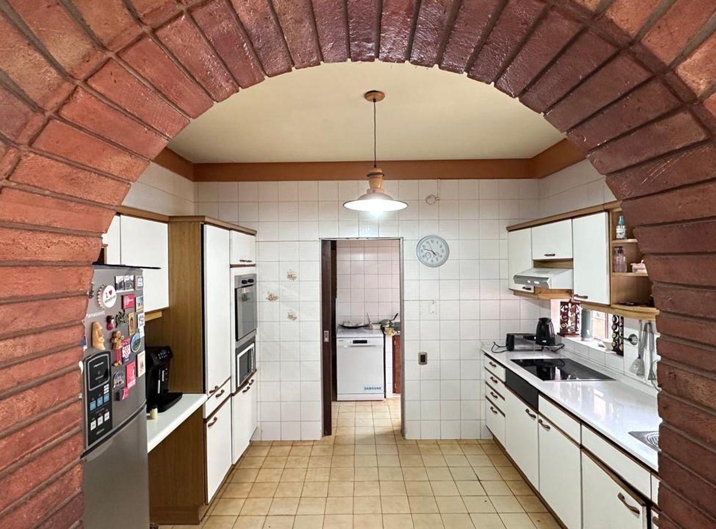 Foto de Casa de categoría con pileta y quincho - San Luis, imagen 2