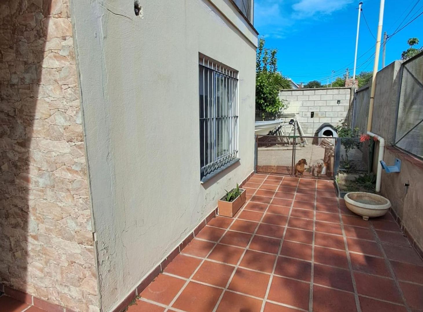 Foto de CASA EN VENTA 4 AMBIENTES CON PILETA EN JUNA KOSLA, imagen 4