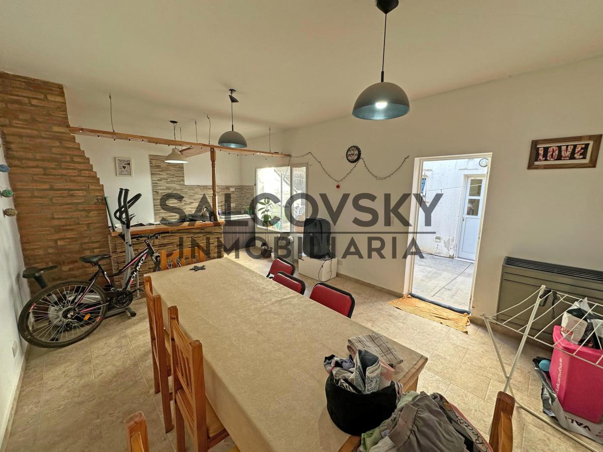 Amplia Casa en Venta de 4 Dorm. Quincho Puerto Madryn 1