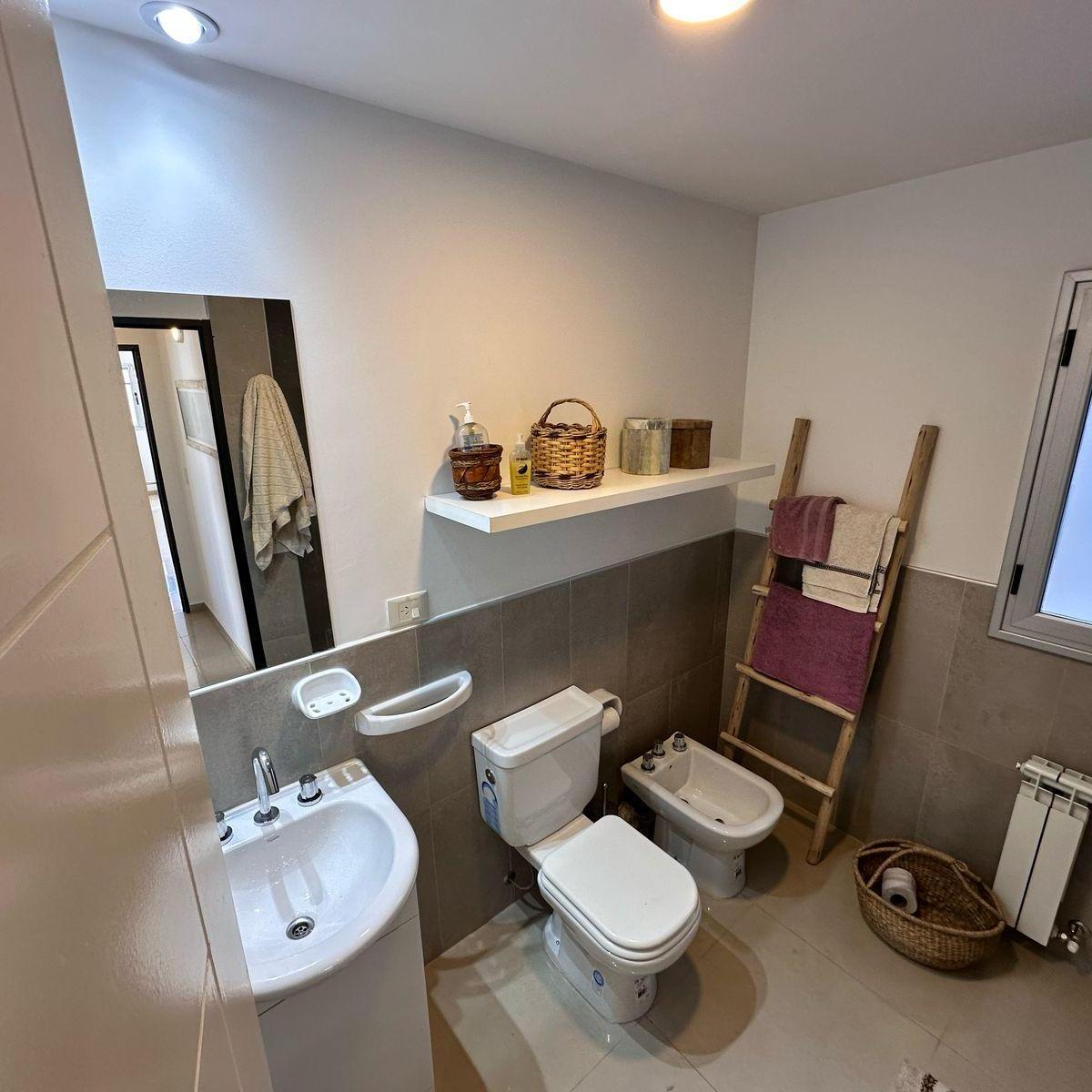 Departamento en Venta de 2 Dorm. a 2 Cuadras de La Playa! 3