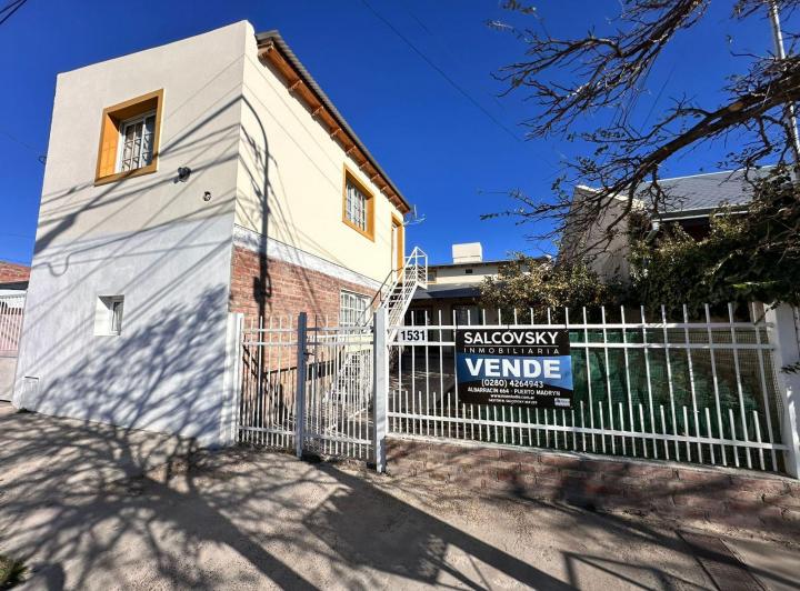 casa en venta en Puerto Madryn de 4 dormitorios 2