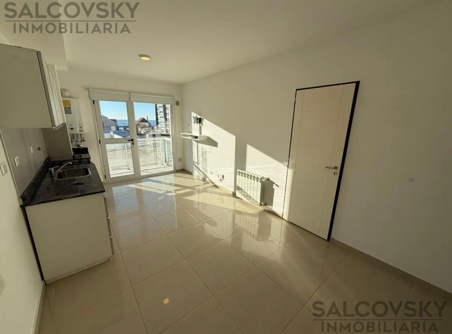 Departamento en alquiler de 1 dormitorio a una cuadra y 1/2 de la Playa! en Puerto Madryn 1