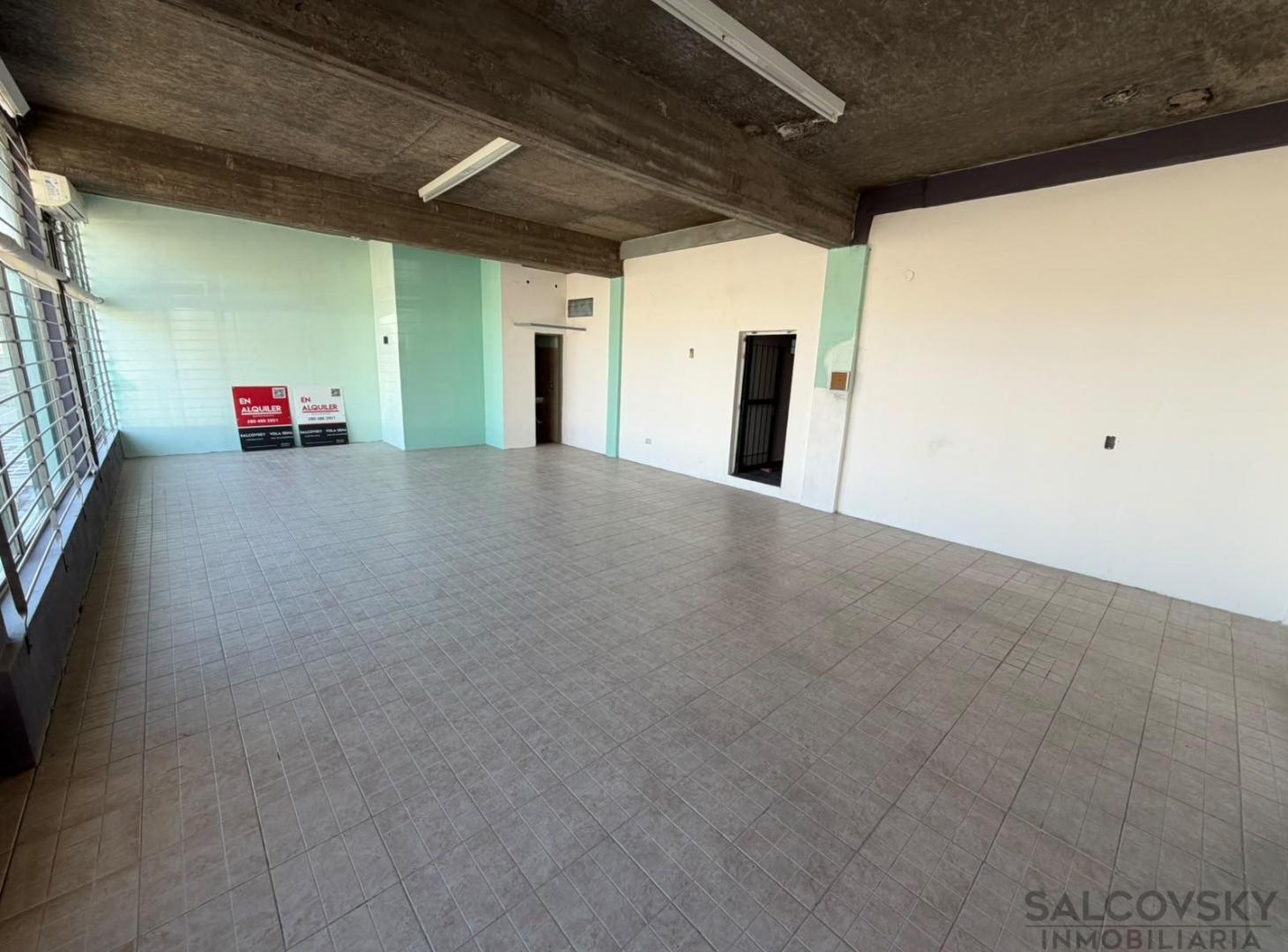 Foto de Local en alquiler en Puerto Madryn 90 m2 cubiertos, imagen 4