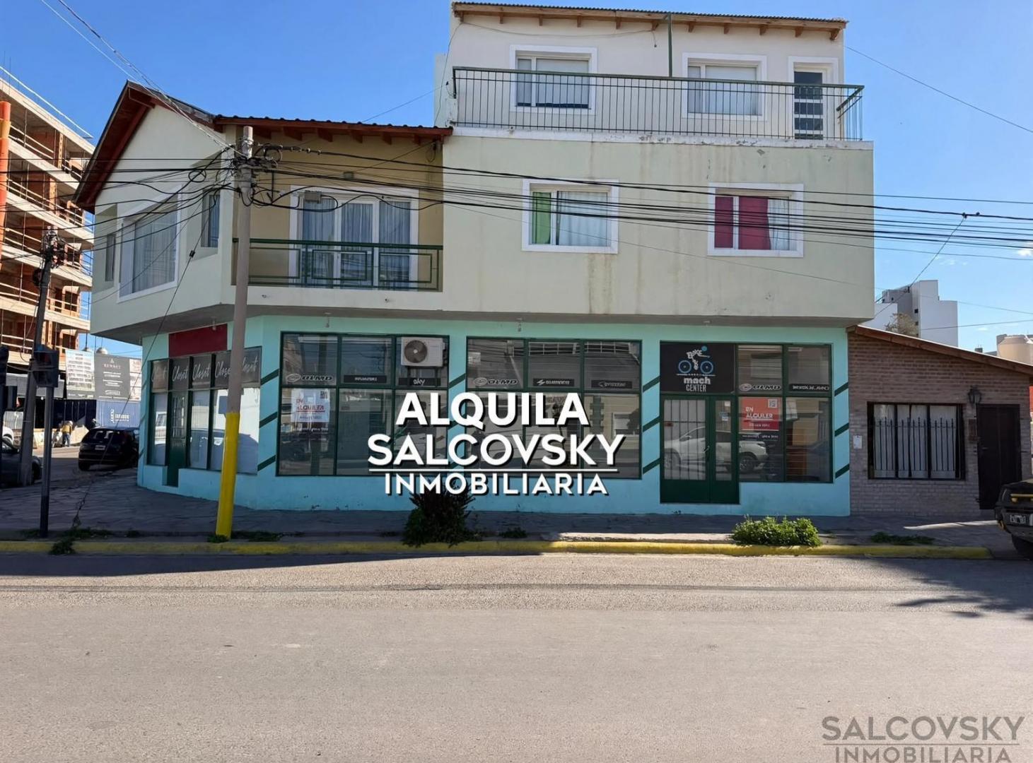 Foto de Local en alquiler en Puerto Madryn 90 m2 cubiertos, imagen 1