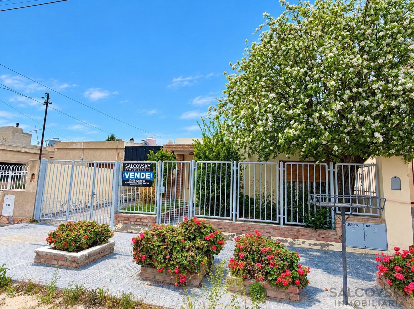 Foto de Casa en venta de 3 dormitorios quincho con parrilla y depósito, imagen 1