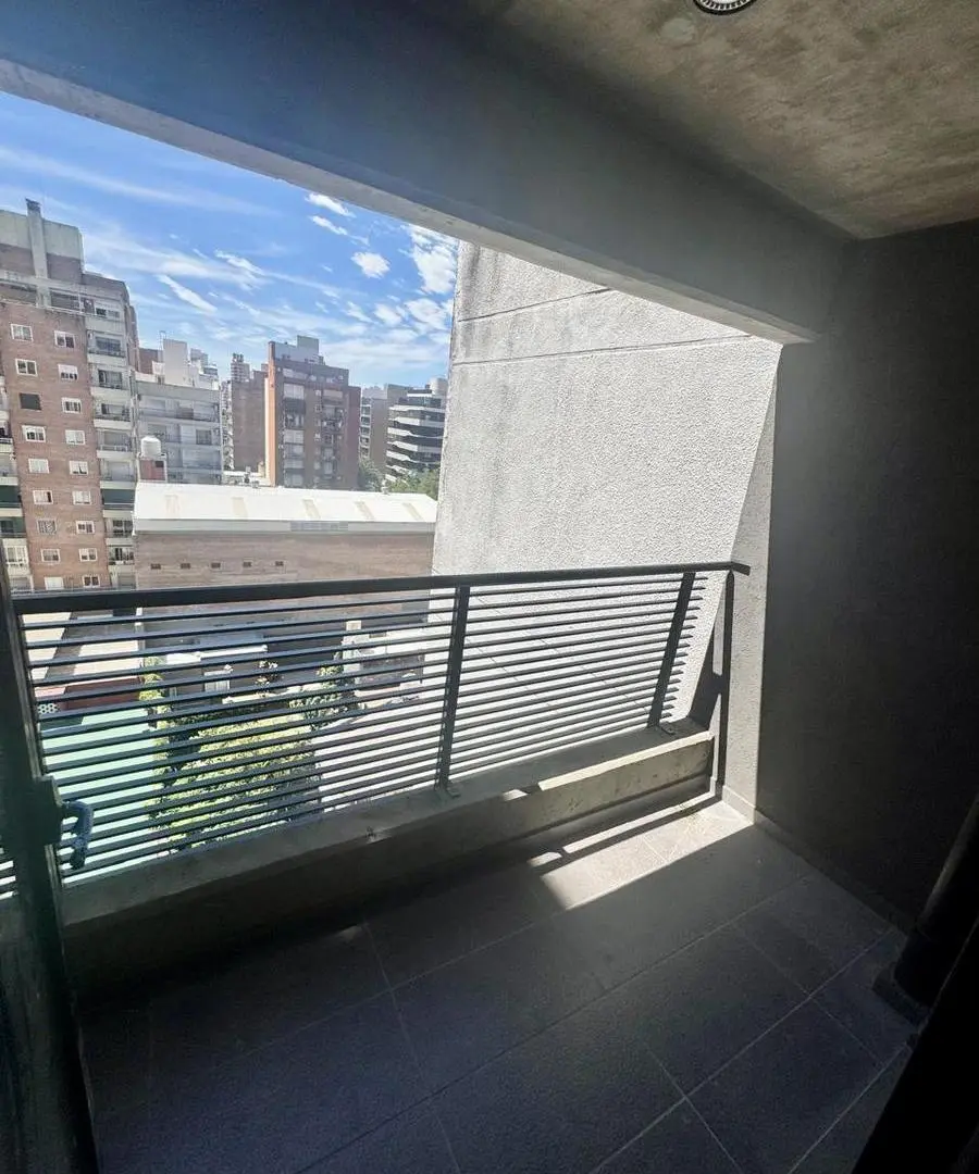 Monoambiente divisible en el centro de Rosario, a estrenar a 2 cuadras de Bv. Oroño. 3