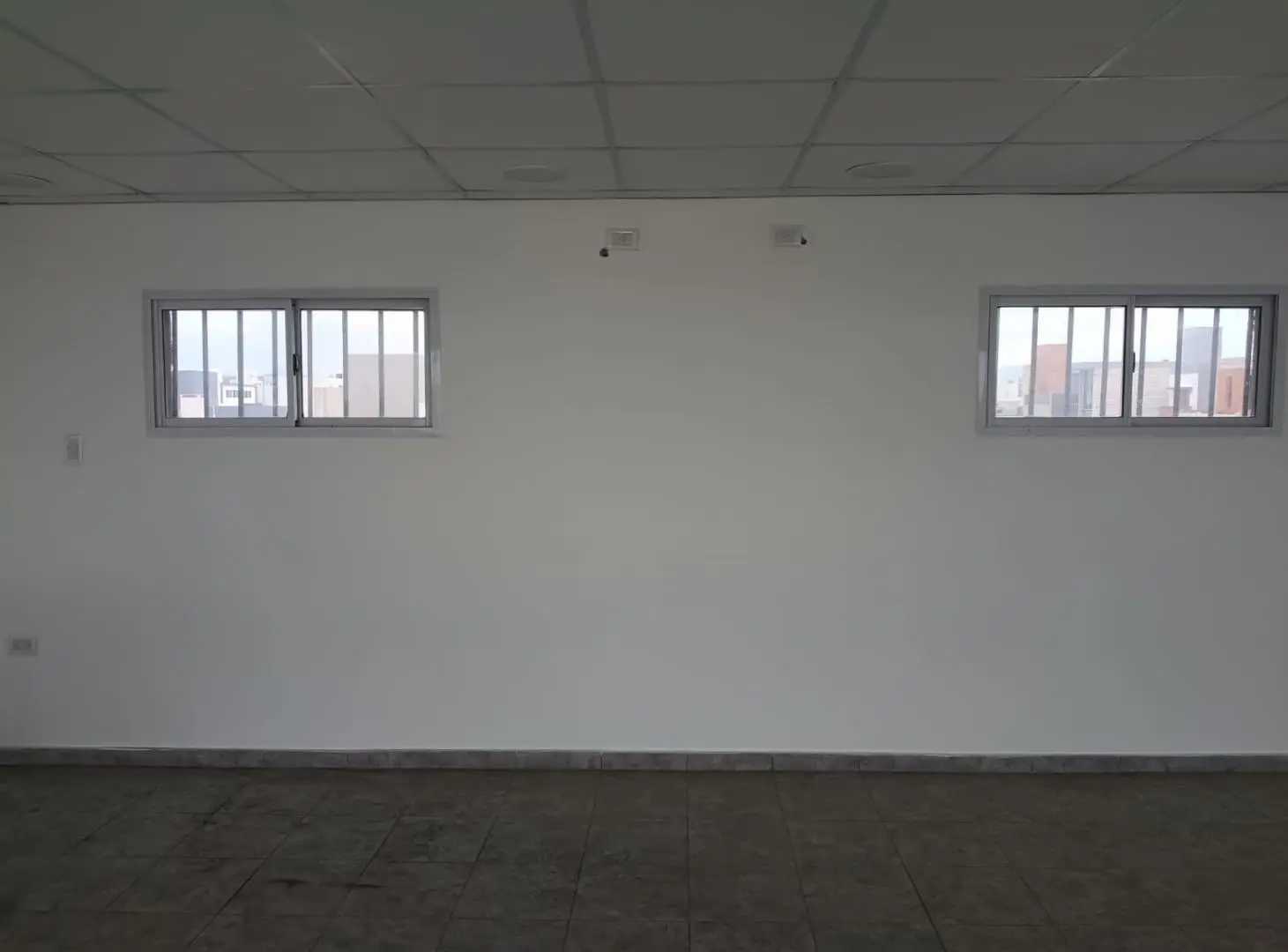 ALQUILER LOCAL COMERCIAL - DOCTA 4