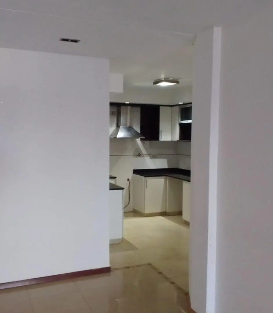 Amplio departamento, 3 dormitorios 3