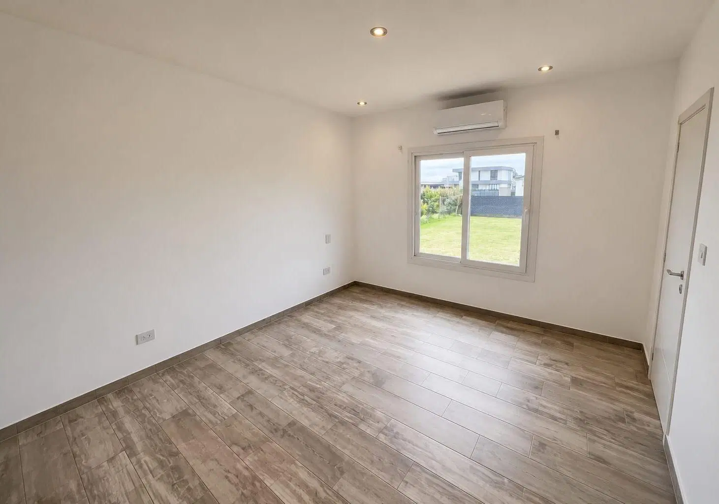 Casa En Venta A Estrenar CANNING - Barrio SANTA INES 2