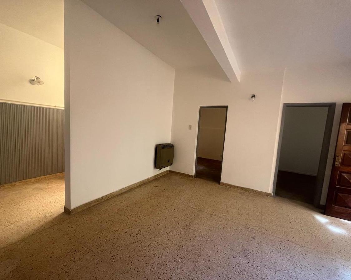 Foto de DEPARTAMENTO -PH EN VENTA, REMEDIOS DE ESCALADA, LANUS, imagen 1