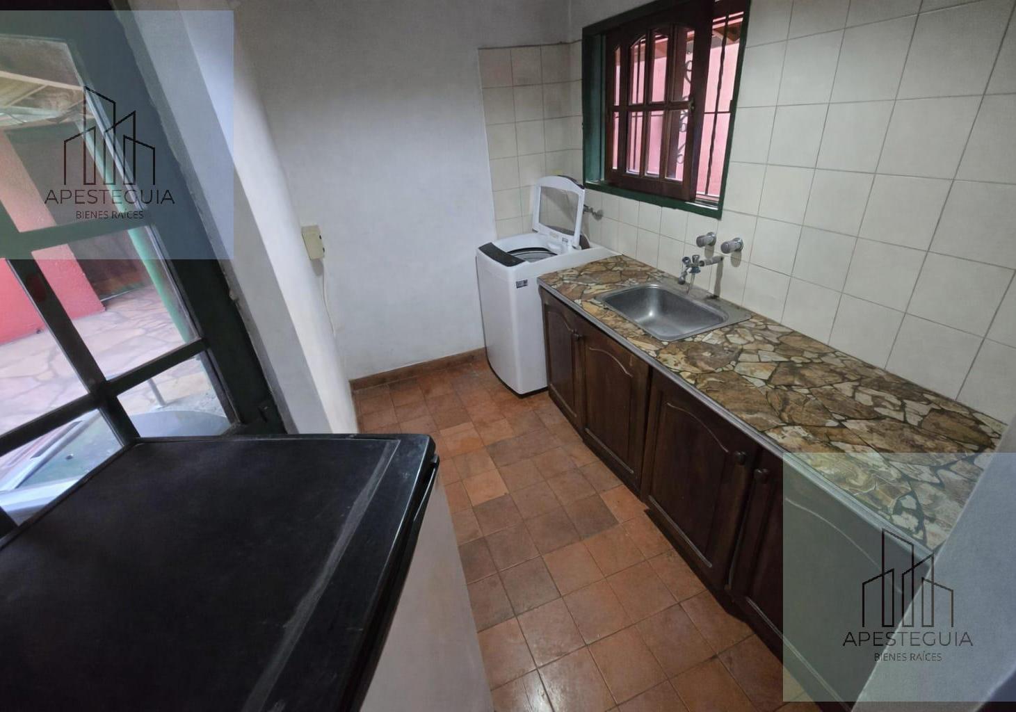 Foto de Casa en Hurlingham - 5 Ambientes - Parque - Pileta - Quincho, imagen 4