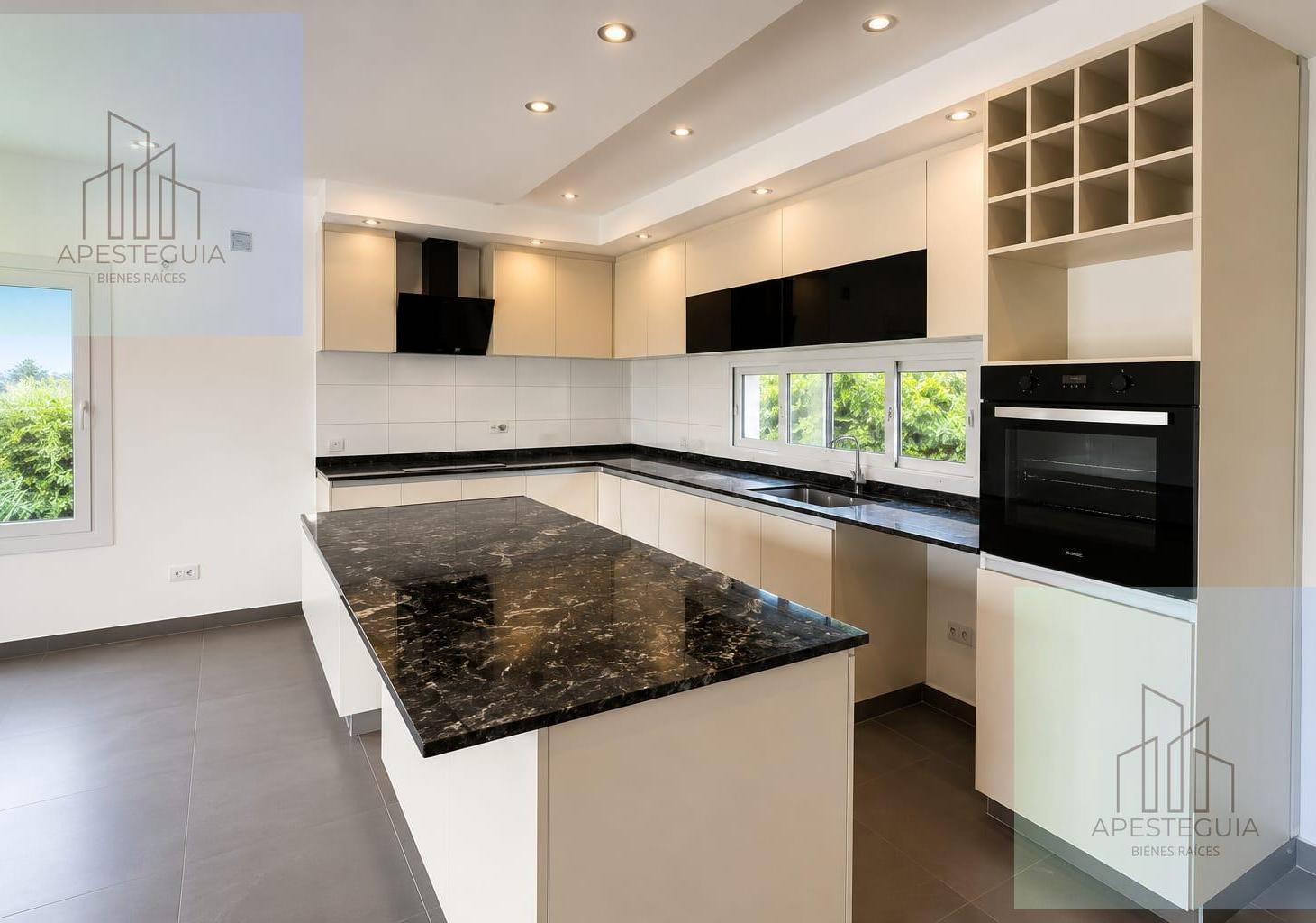 Foto de Casa En Venta A Estrenar CANNING - Barrio SANTA INES, imagen 3