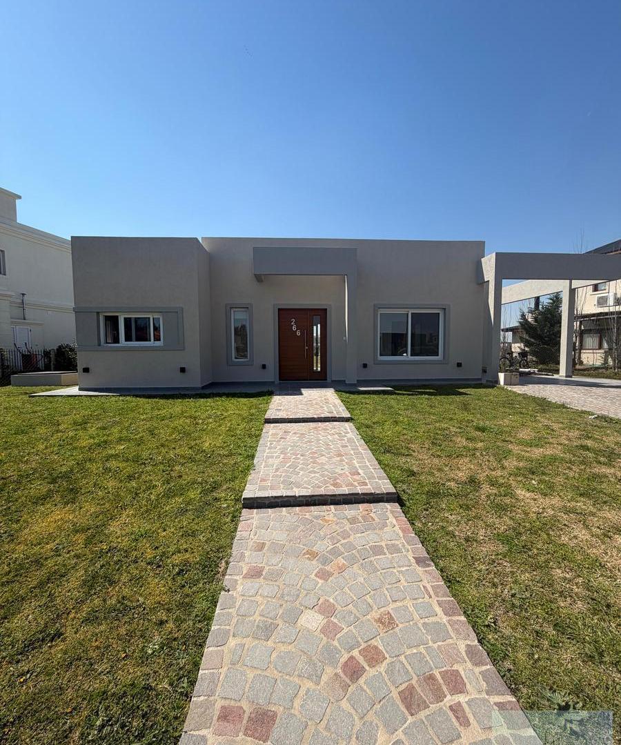 Foto de Casa en Barrio SANTA INES - CANNING - ESTRENAR -, imagen 3