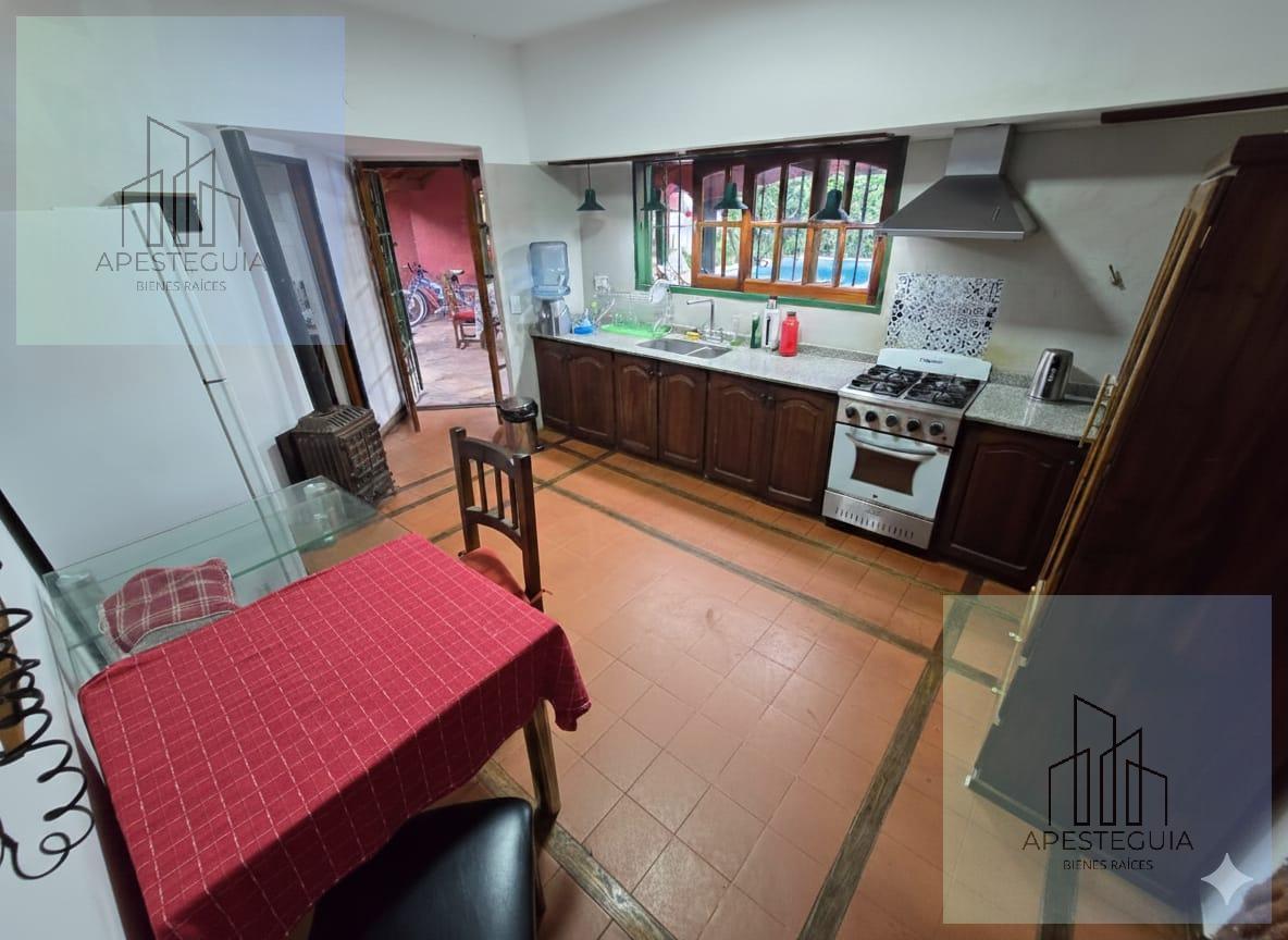 Foto de Casa en Hurlingham - 5 Ambientes - Parque - Pileta - Quincho, imagen 2