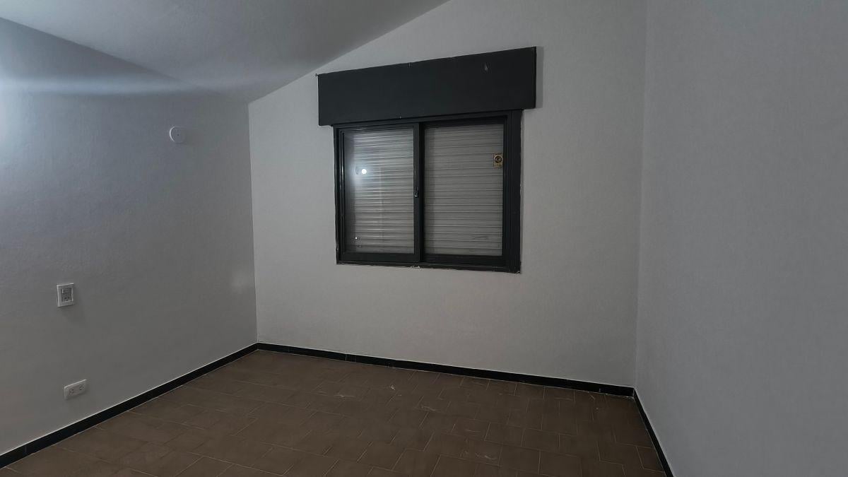 Foto de Casa de 2 dorm. Con amplio patio, imagen 3