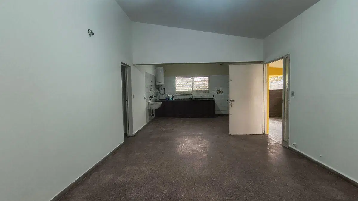 Casa de 2 dorm. Con amplio patio 2