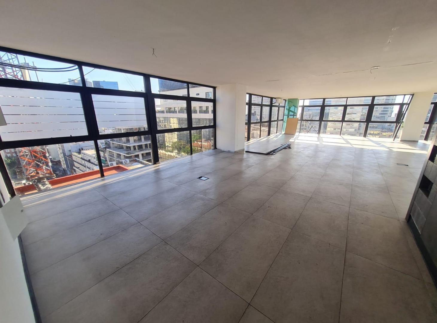 Foto de VENTA OFICINAS PISO COMPLETO Y 5 COCHERAS en Microcentro, imagen 2