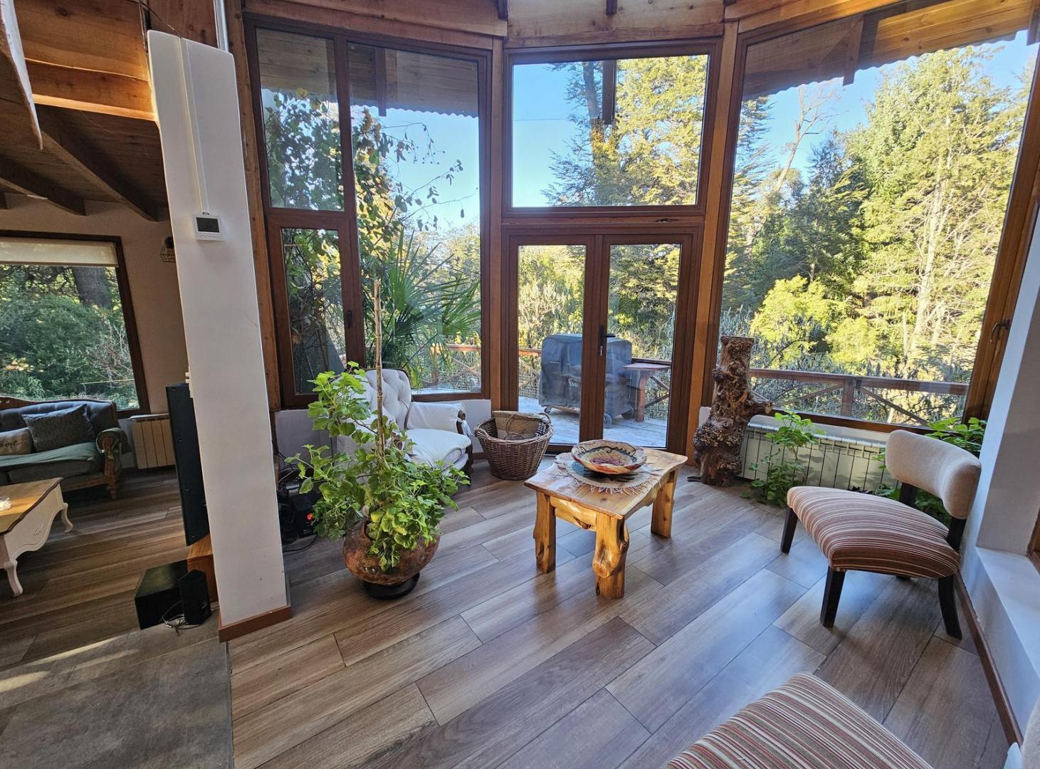 Foto de Exclusiva Casa Zona Puerto de Villa La Angostura, imagen 4