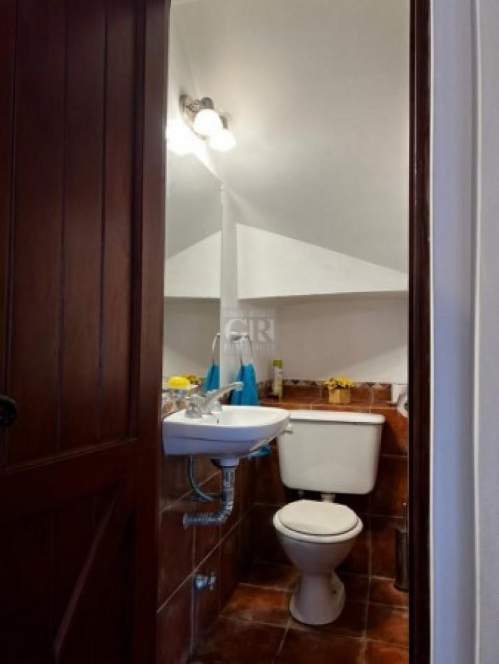 Triplex 5 Amb. Proximo Guemes. 3