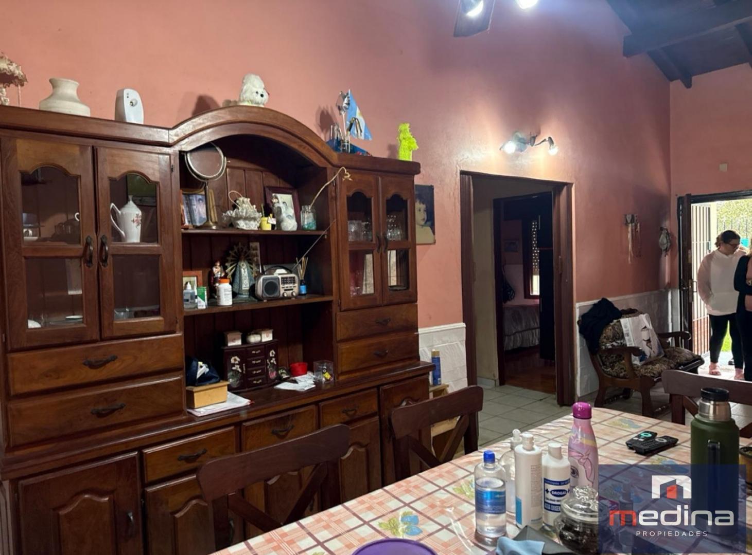 Foto de Casa en venta de 3 ambientes en Don Torcuato, con cochera, jardin y, imagen 2