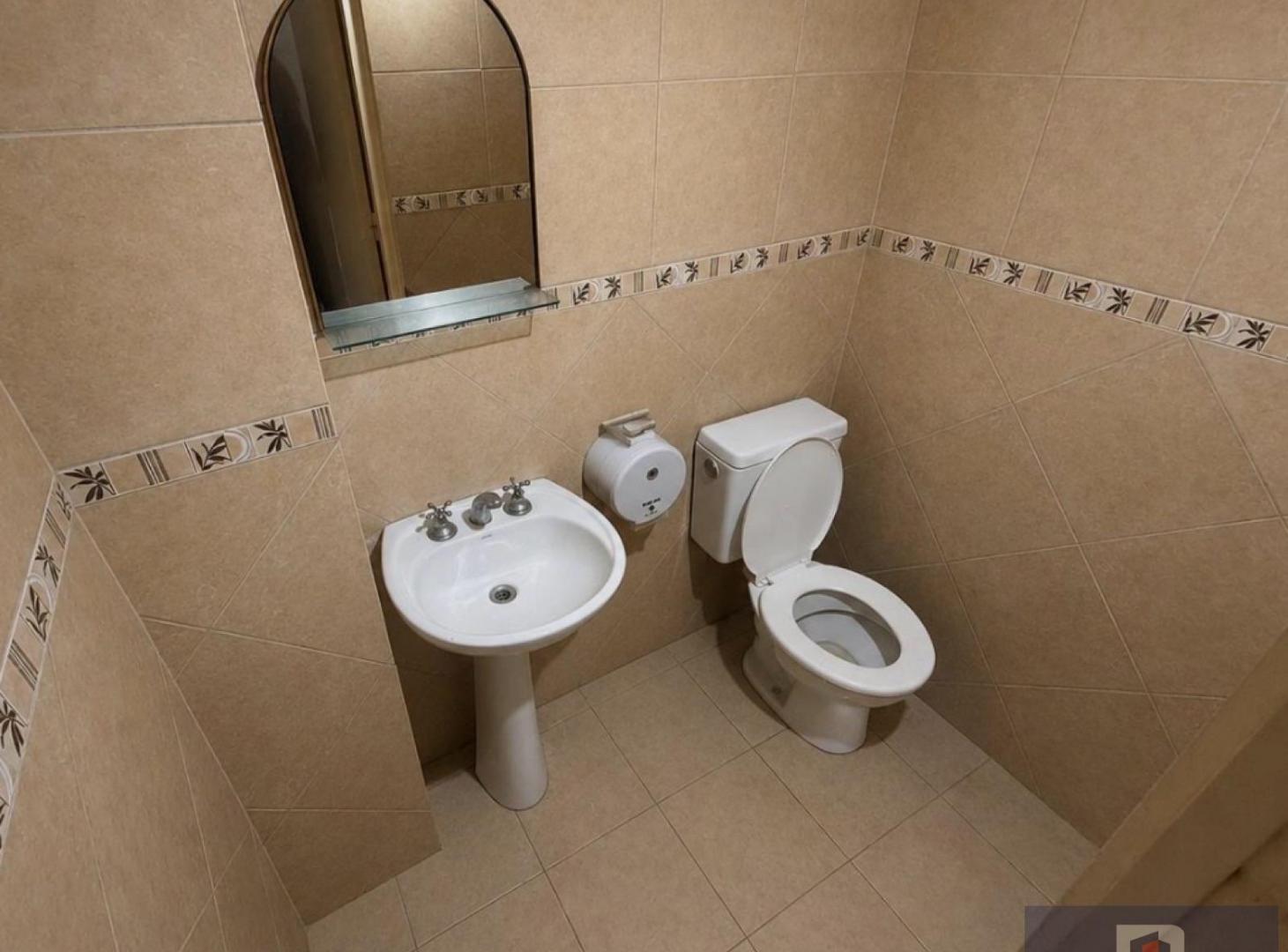 Foto de Alquiler de Local comercial en La Lucila-Vias/Maipu, imagen 3