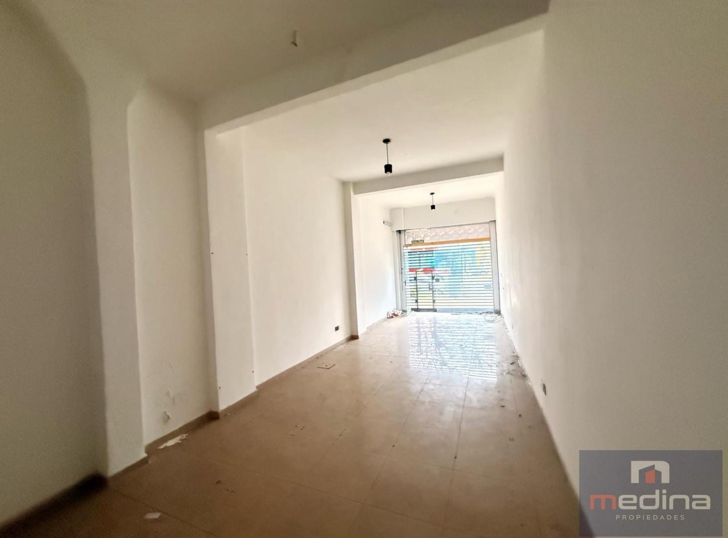 Foto de Alquiler de Local comercial en La Lucila-Vias/Maipu, imagen 4