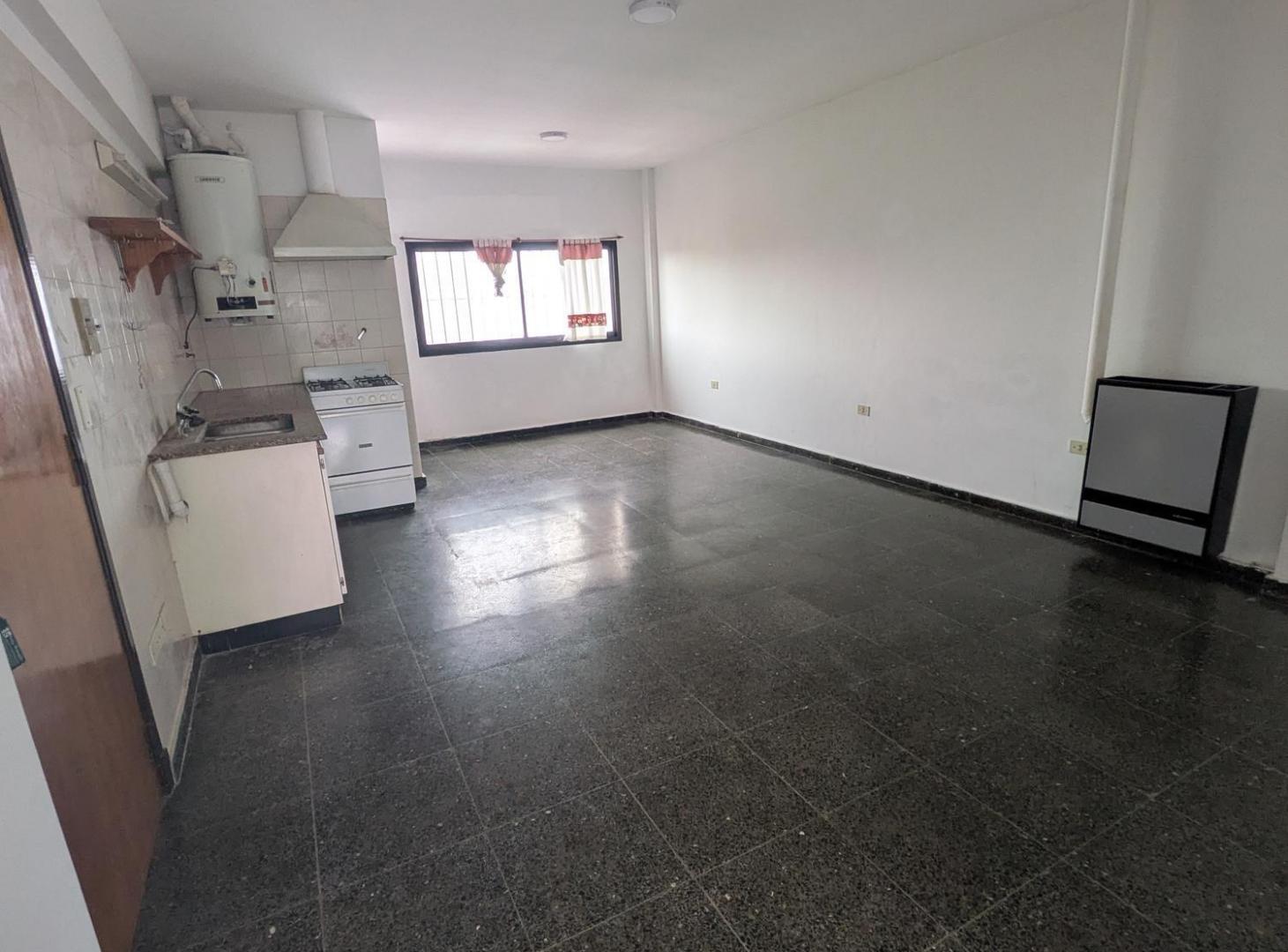 Foto de **DEPARTAMENTO AL FRENTE EN ALQUILER 24 MESES EN BARRIO COLINAS DE, imagen 4