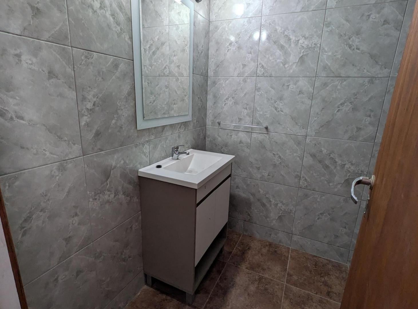 Foto de **DEPARTAMENTO AL FRENTE EN ALQUILER 24 MESES EN BARRIO CERRITO**, imagen 5