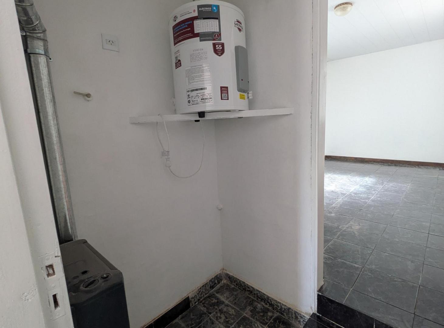 Foto de **DEPARTAMENTO AL FRENTE EN ALQUILER 24 MESES EN BARRIO CERRITO**, imagen 2