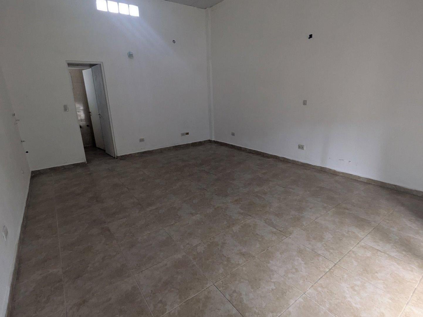 Foto de **LOCAL COMERCIAL EN ALQUILER EN BARRIO COLINAS DE PERALTA RAMOS**, imagen 1