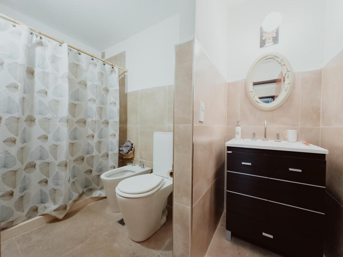 Venta - Departamento de Tres Dorm. en El Edificio Roca 2